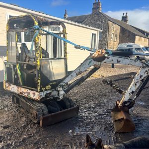 BOBCAT 1.5 TON MINI DIGGER EXCAVATOR KUBOTA ENGINE SPARES OR REPAIR