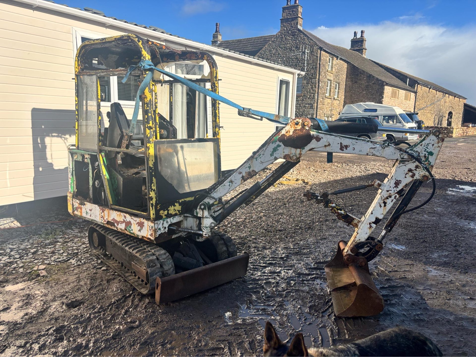 BOBCAT 1.5 TON MINI DIGGER EXCAVATOR KUBOTA ENGINE SPARES OR REPAIR