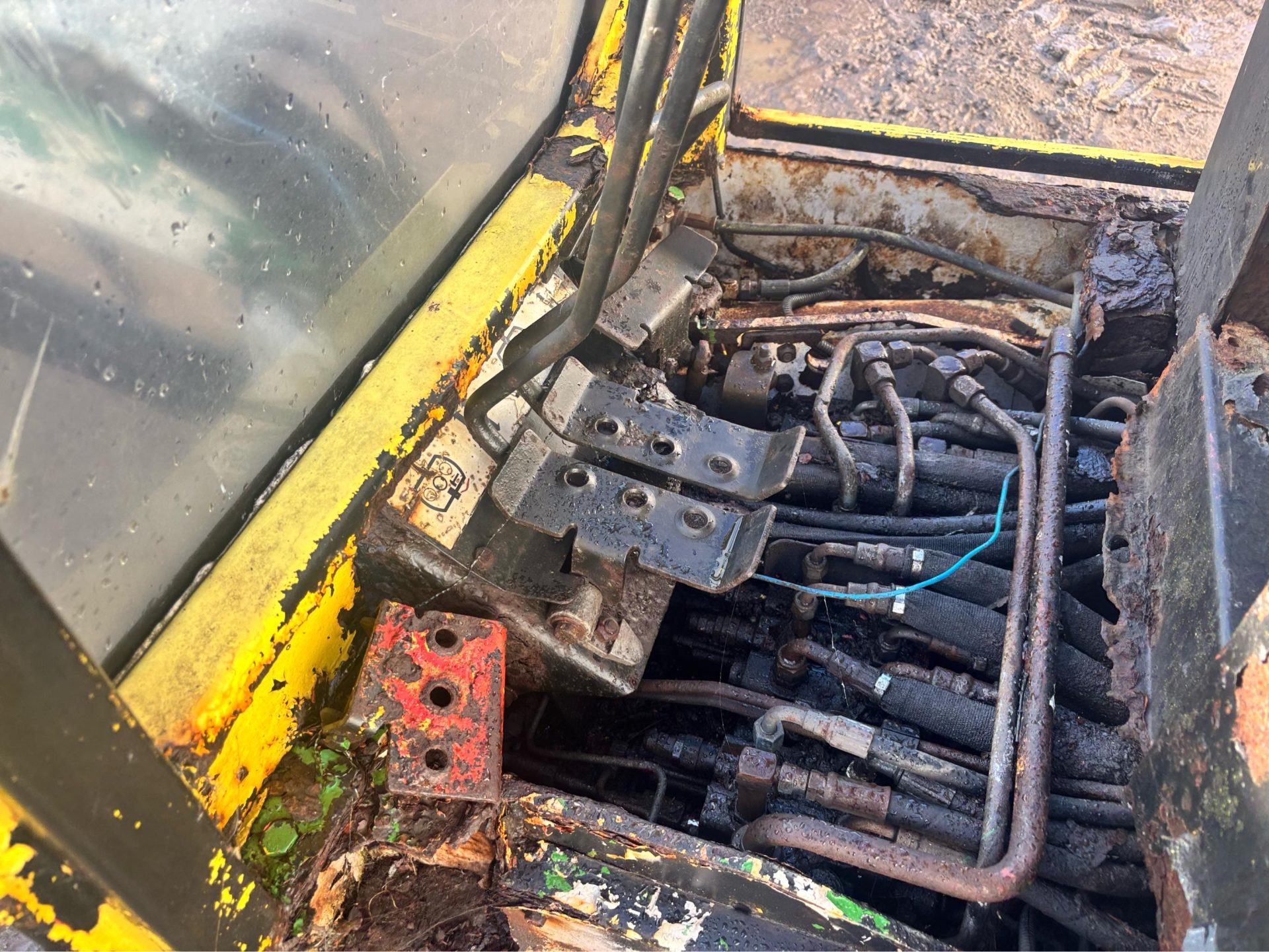 BOBCAT 1.5 TON MINI DIGGER EXCAVATOR KUBOTA ENGINE SPARES OR REPAIR - Image 8