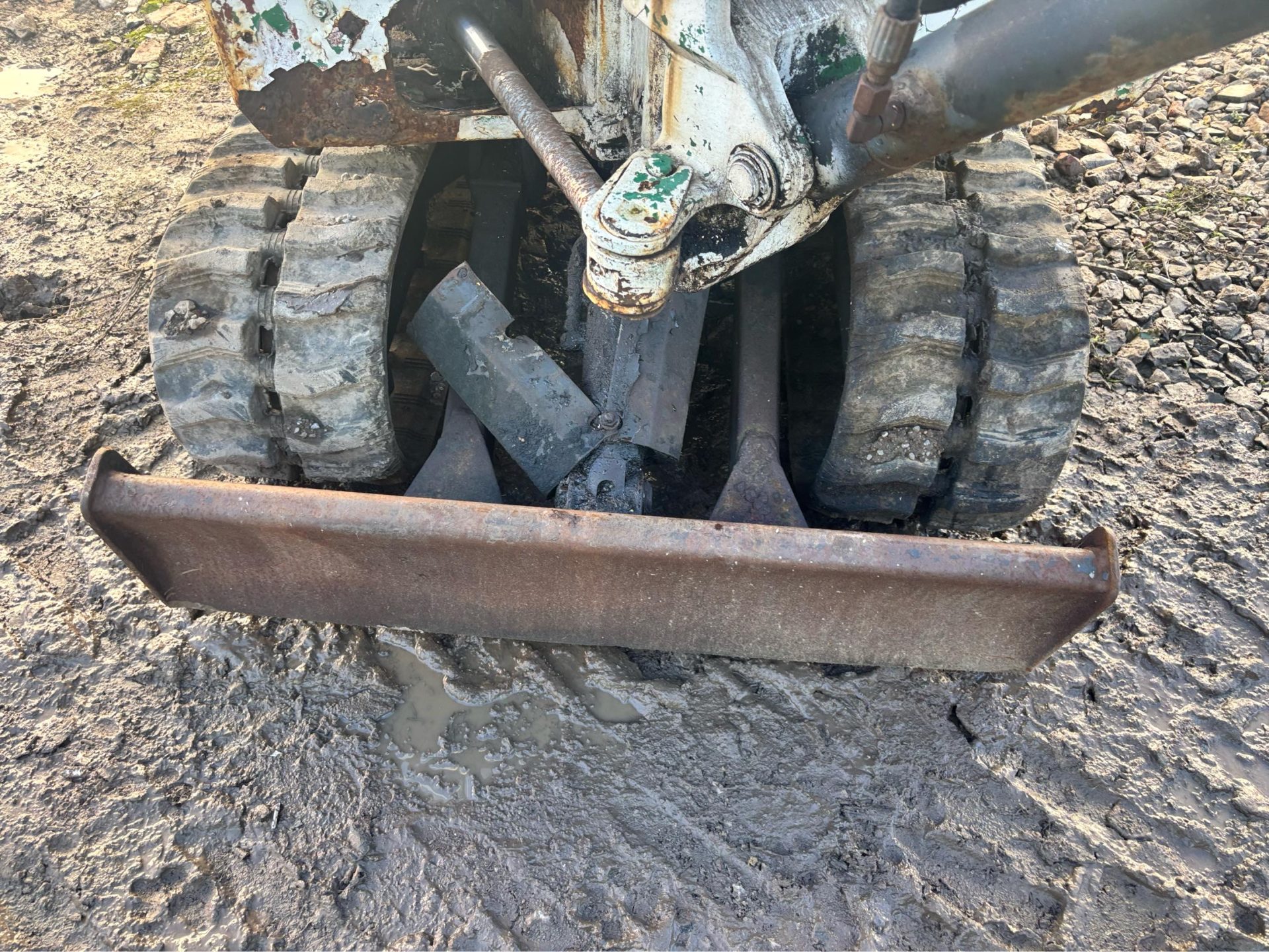 BOBCAT 1.5 TON MINI DIGGER EXCAVATOR KUBOTA ENGINE SPARES OR REPAIR - Image 2