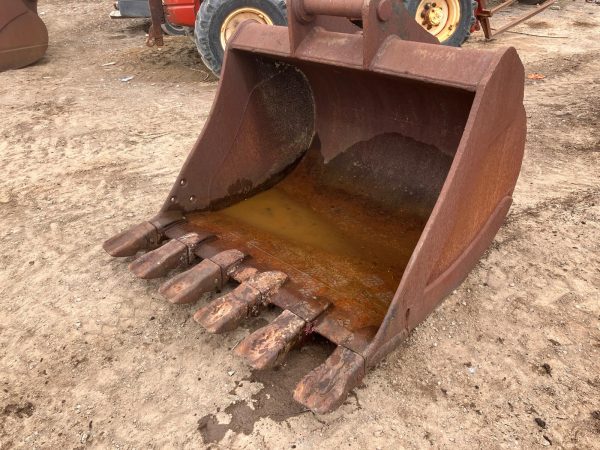 5 FOOT 4" WIDE DIGGING BUCKET ON 90MM PINS SUIT EXCAVATOR DIGGER - Image 3