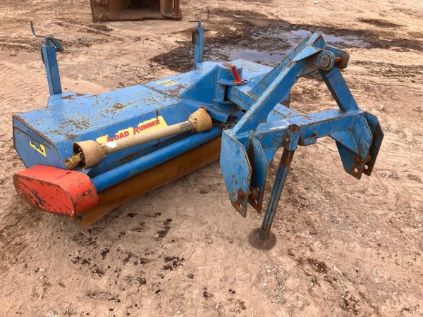NC ROAD RUNNER 700 - 3 PT LINKAGE ROAD SWEEPER SWEEPER BRUSH TRACTOR TELEHANDLER - Image 4