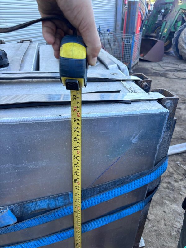 200L CHASSIS MOUNTED HYDRAULIC TANK WITH BRACKET FOR LORRIE TRUCK WAGON - Image 2