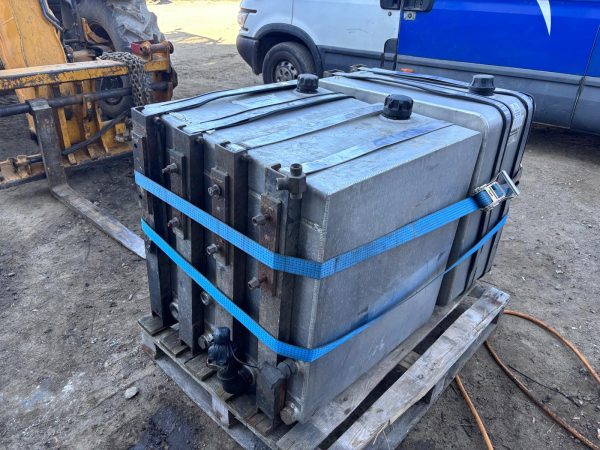200L CHASSIS MOUNTED HYDRAULIC TANK WITH BRACKET FOR LORRIE TRUCK WAGON