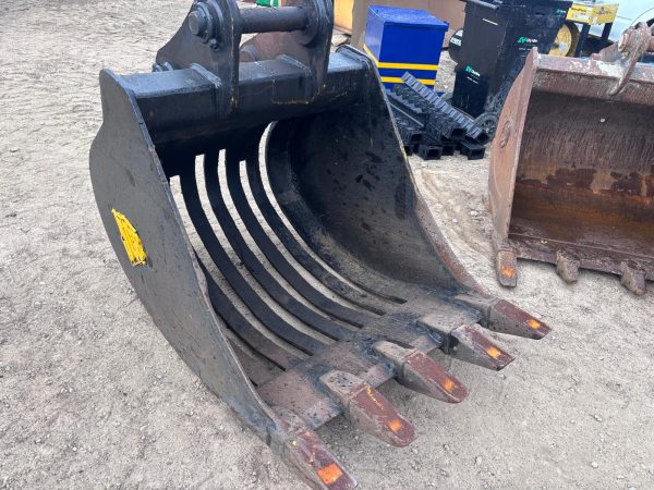 JCB 3 FOOT RIDDLE SHAKER SCREEN BUCKET 65MM PINS EXCAVATOR DIGGER