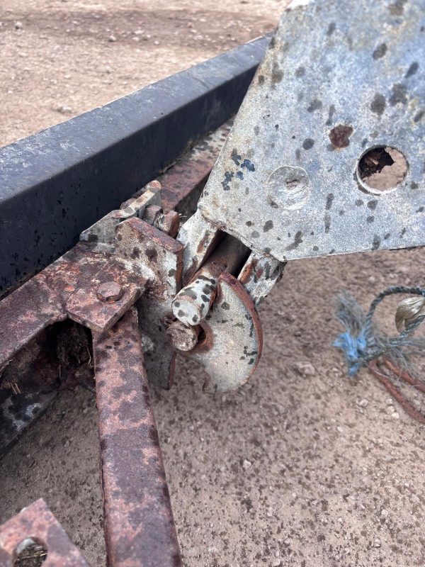 COW MUCK SLURRY SCRAPER ON SKID STEER LOADER BRACKETS - Image 7
