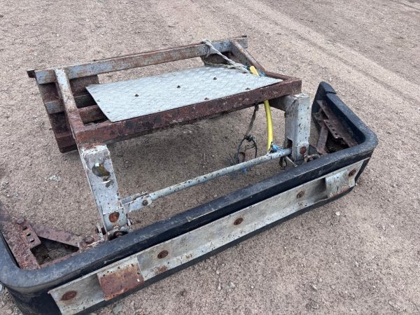 COW MUCK SLURRY SCRAPER ON SKID STEER LOADER BRACKETS - Image 6