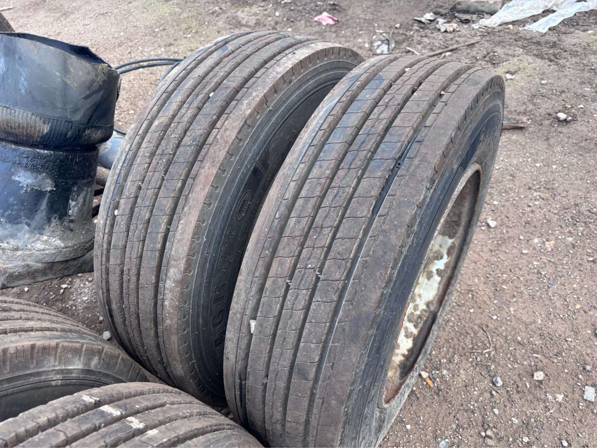 2 X ROR AXLES ON DRUM BRAKES WITH 215/75R17.5 TYRES TRACTOR LOW LOADER TRAILER - Image 6