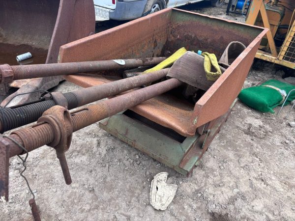 NARROW FORKLIFT TIPPING SKIP NISSAN DIESEL FORKLIFT TRUCK LPG FORK LIFT - Image 2