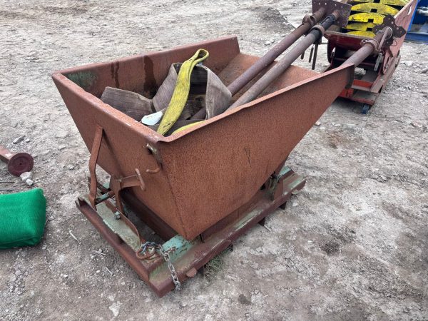 NARROW FORKLIFT TIPPING SKIP NISSAN DIESEL FORKLIFT TRUCK LPG FORK LIFT