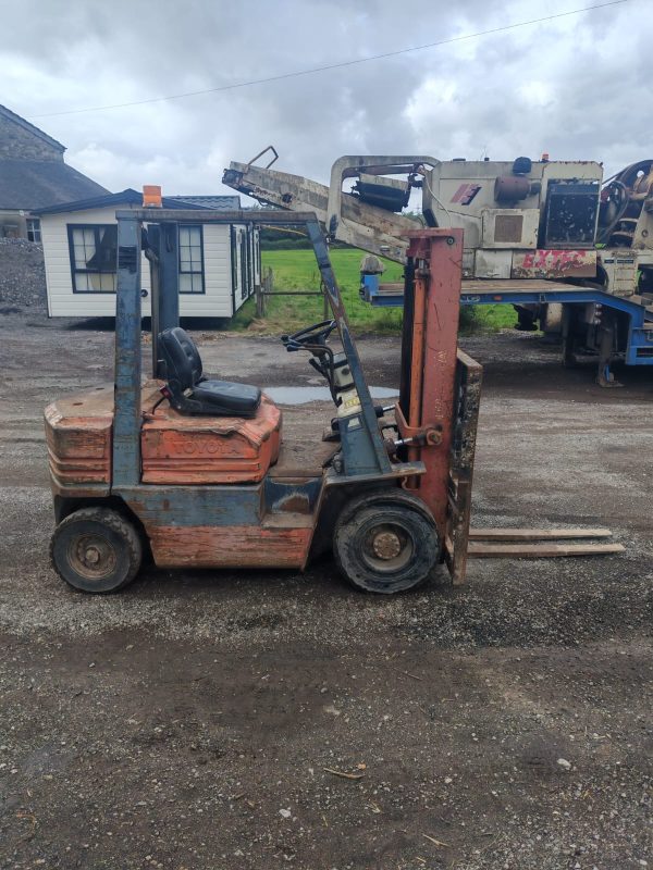 TOYOTA 2 TON LIFT DIESEL FORKLIFT TRUCK TOYOTA DIESEL ENGINE CONTAINER SPEC - Image 4