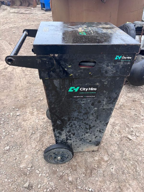 WESTERN BUNDED FUEL BOWSER FORK POCKETS UNDERNEATH 105 LITRE CAPACITY 2014 - Image 6