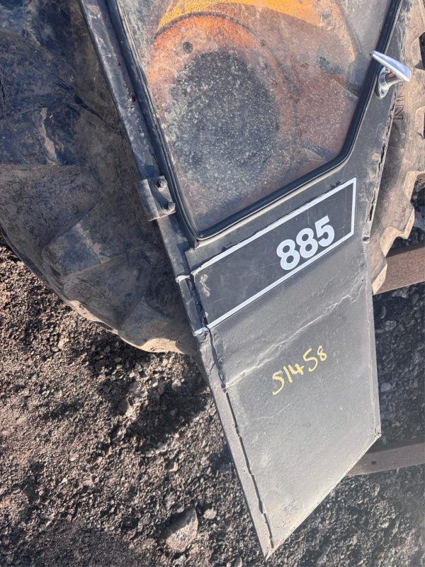 CASE INTERNATIONAL 885 TRACTOR L/H DOOR COMPLETE WITH GLASS