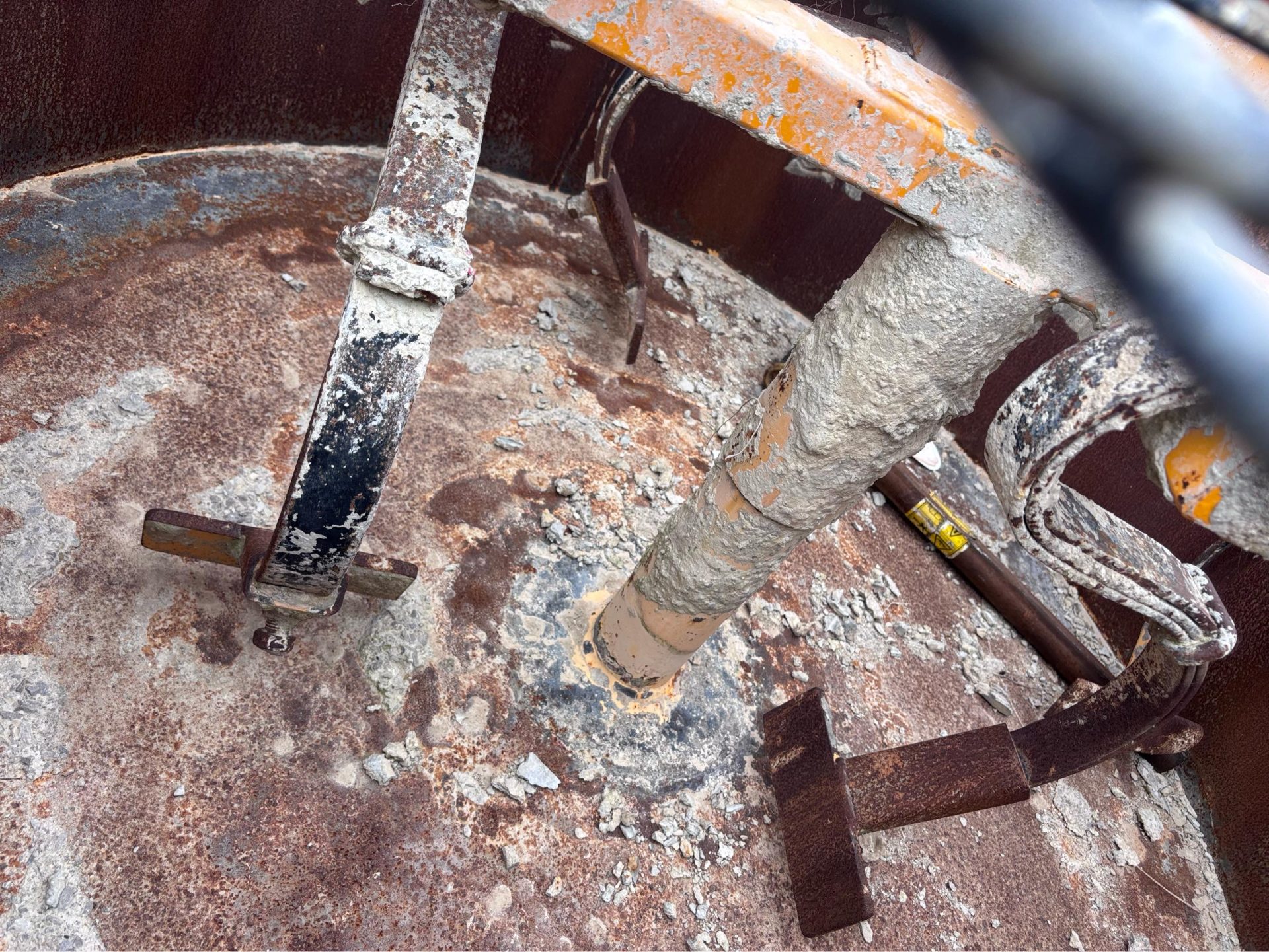 CONCRETE CEMENT PAN MIXER - 3 POINT LINKAGE FOR TRACTOR TELEHANDLER PTO DRIVEN - Image 3