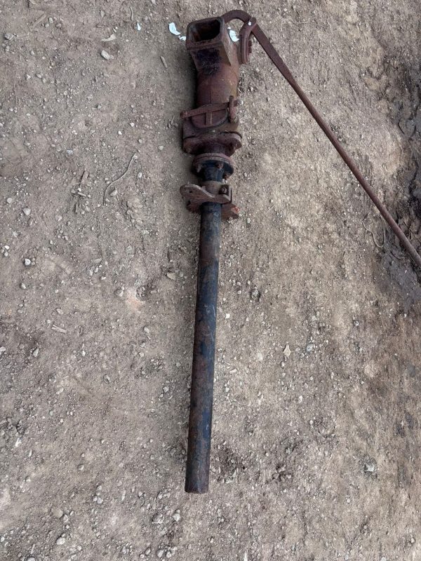 EMPIRE VINTAGE CAST IRON WATER PUMP FOR GARDEN FEATURE OR WELL LARGE 2 METER