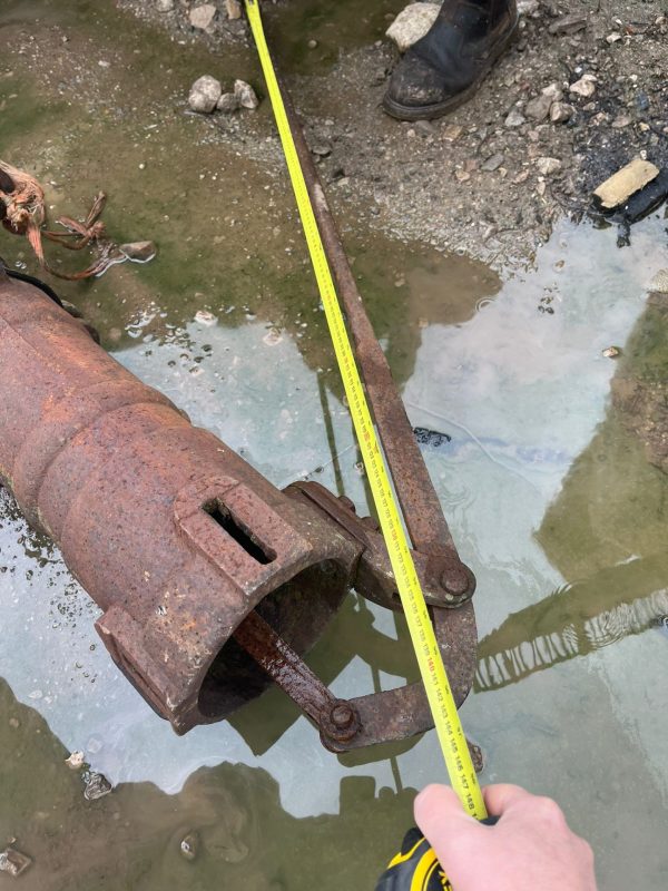 EMPIRE VINTAGE CAST IRON WATER PUMP FOR GARDEN FEATURE OR WELL LARGE 2 METER - Image 4