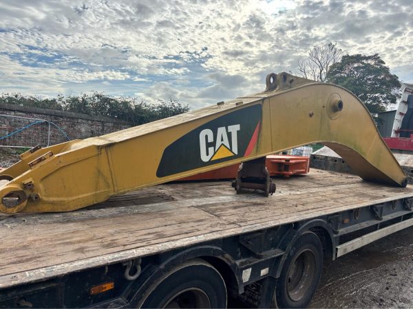 CATERPILLAR CAT EXCAVATOR DIGGER BARE BOOM ONLY NO HYDRAULIC RAMS