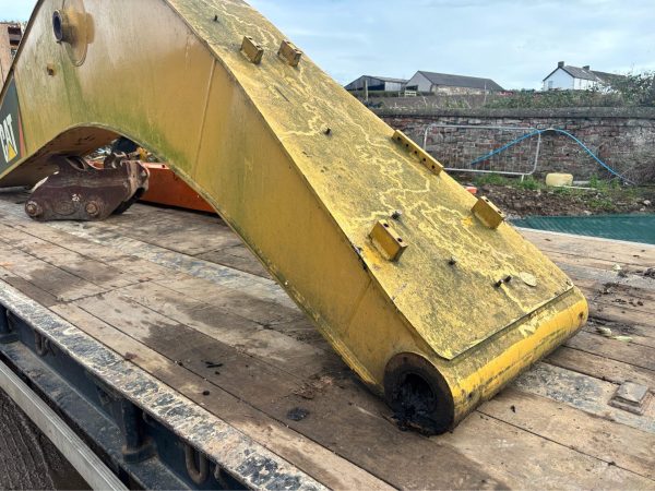 CATERPILLAR CAT EXCAVATOR DIGGER BARE BOOM ONLY NO HYDRAULIC RAMS - Image 4