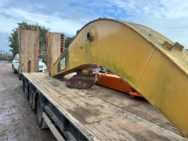 CATERPILLAR CAT EXCAVATOR DIGGER BARE BOOM ONLY NO HYDRAULIC RAMS - Image 3