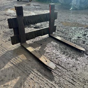 FORKS TYNES LINDE NISSAN FORKLIFT GAS FORK LIFT