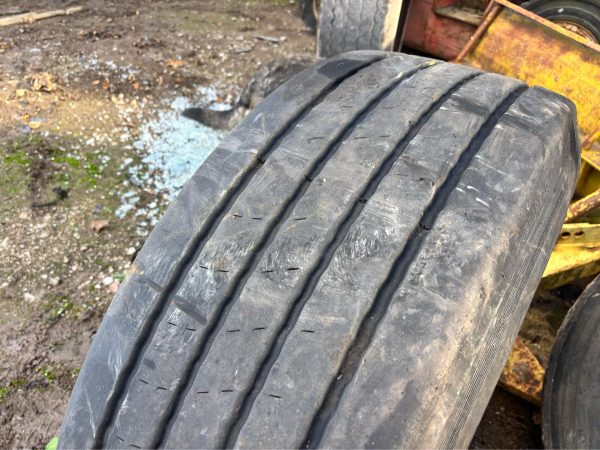 385/65/22.5 WHEEL AND TYRE ON OFFSET RIM 10 STUD - Image 3