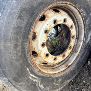 385/65/22.5 WHEEL AND TYRE ON OFFSET RIM 10 STUD