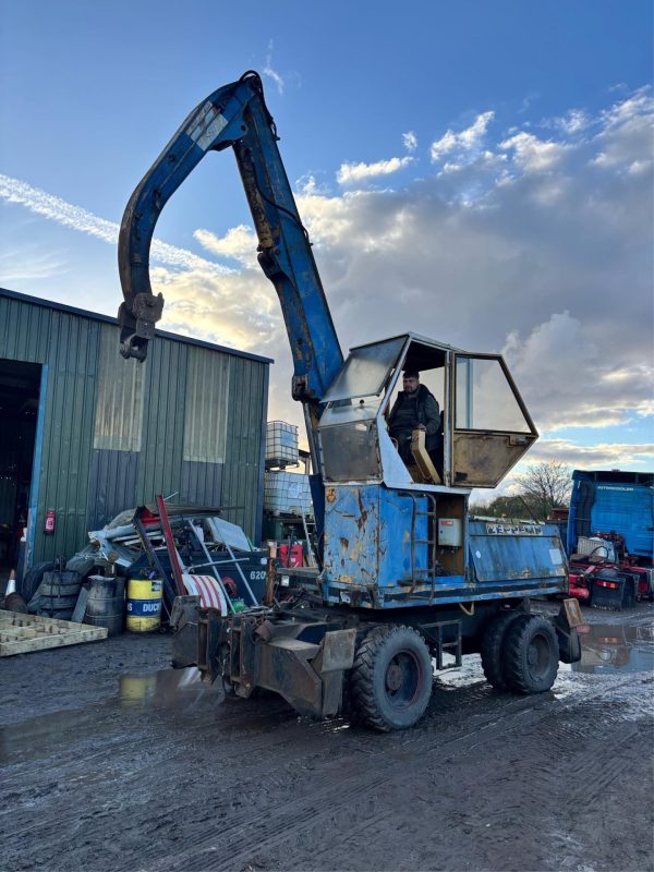 ZEPPELIN RUBBER DUCK WHEELED EXCAVATOR DIGGER SCRAP YARD 4 CYLINDER DEUTZ ENGINE