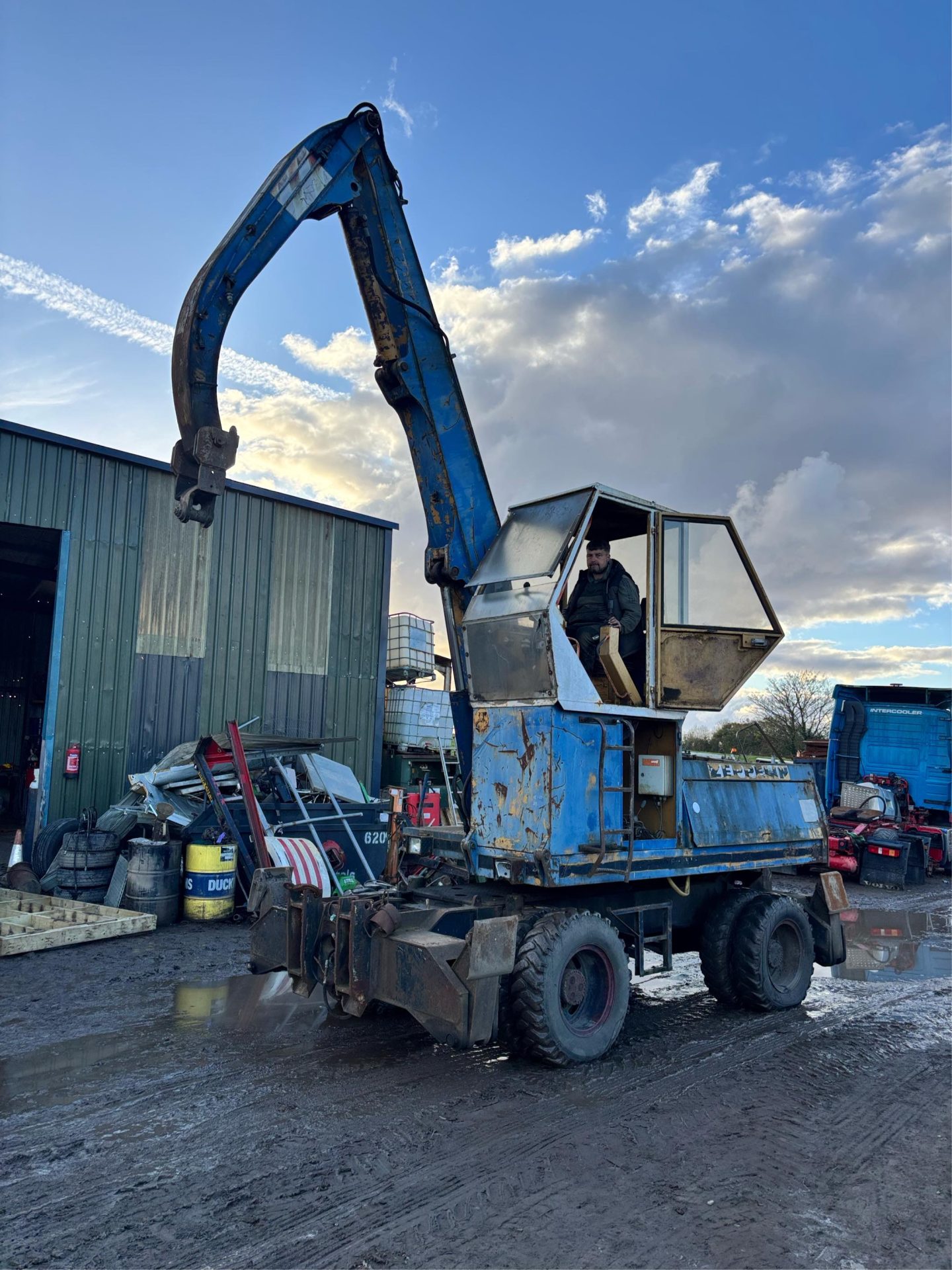 ZEPPELIN RUBBER DUCK WHEELED EXCAVATOR DIGGER SCRAP YARD 4 CYLINDER DEUTZ ENGINE