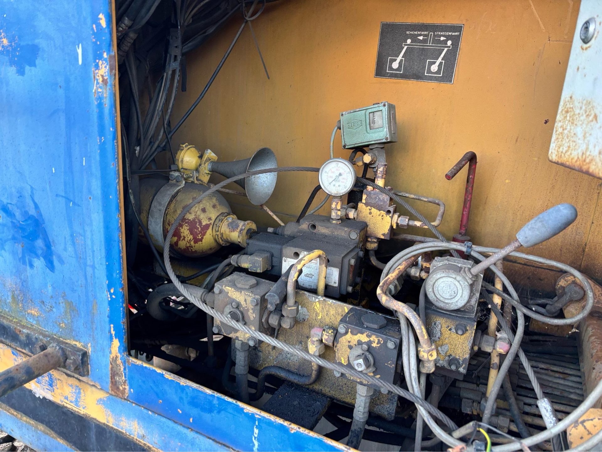 ZEPPELIN RUBBER DUCK WHEELED EXCAVATOR DIGGER SCRAP YARD 4 CYLINDER DEUTZ ENGINE - Image 7