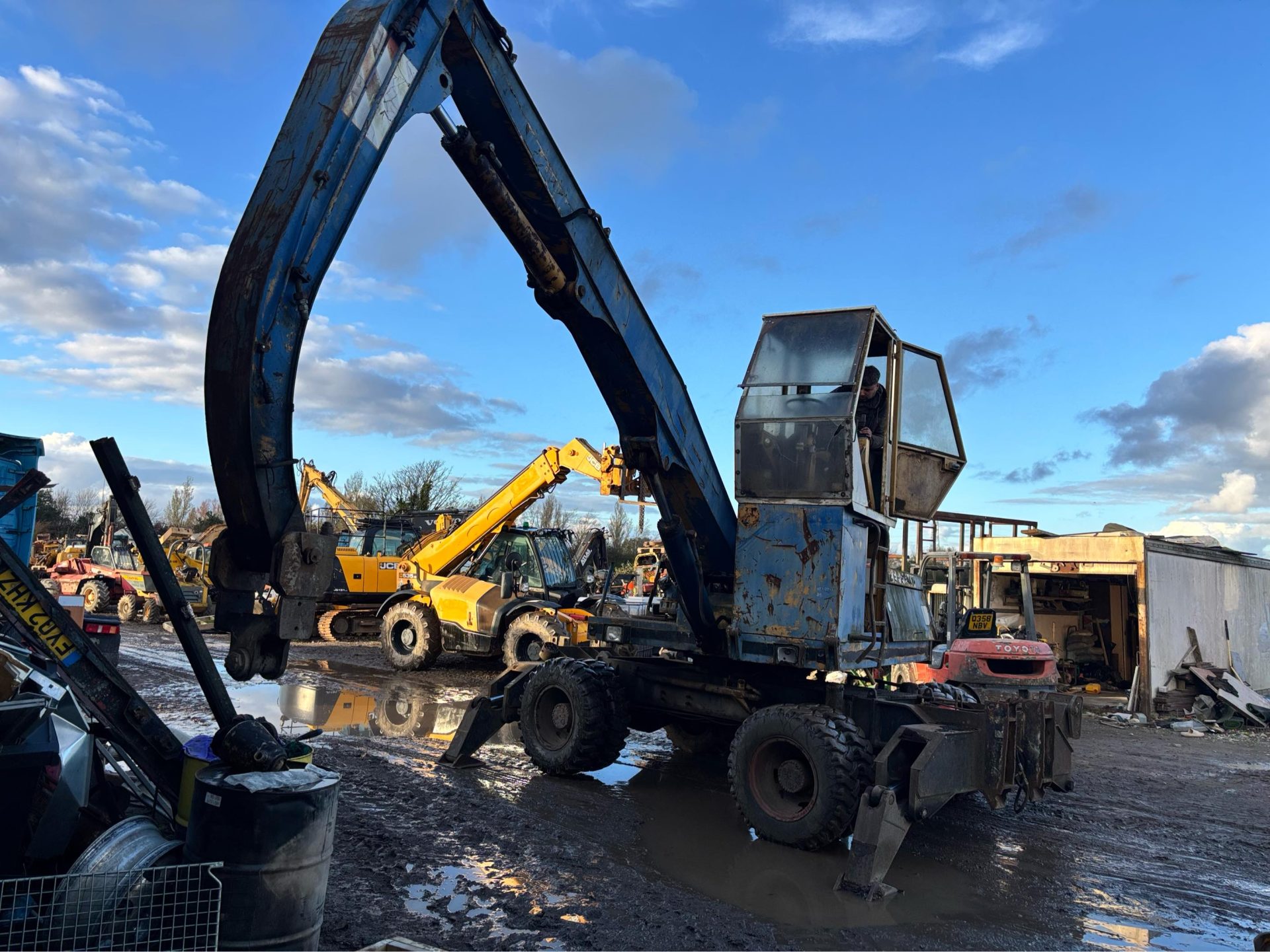 ZEPPELIN RUBBER DUCK WHEELED EXCAVATOR DIGGER SCRAP YARD 4 CYLINDER DEUTZ ENGINE - Image 4