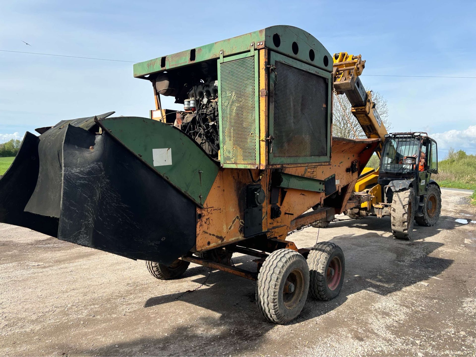 IVECO 6 CYLINDER TURBO ENGINE WOOD SHREDDER CHIPPER - Image 15