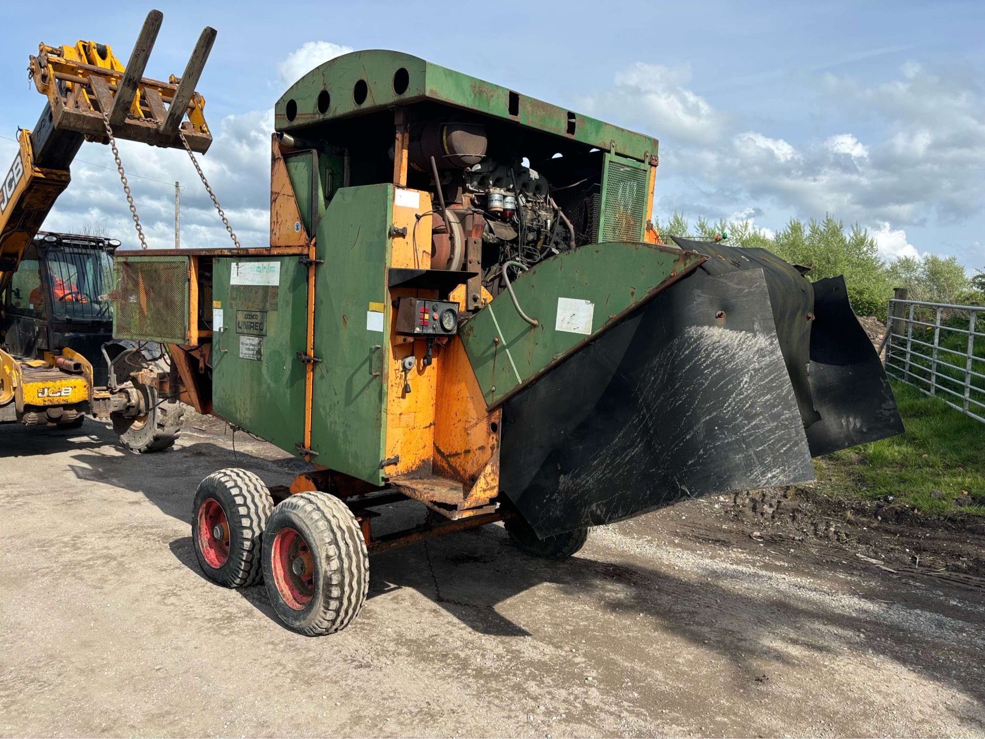 IVECO 6 CYLINDER TURBO ENGINE WOOD SHREDDER CHIPPER - Image 14