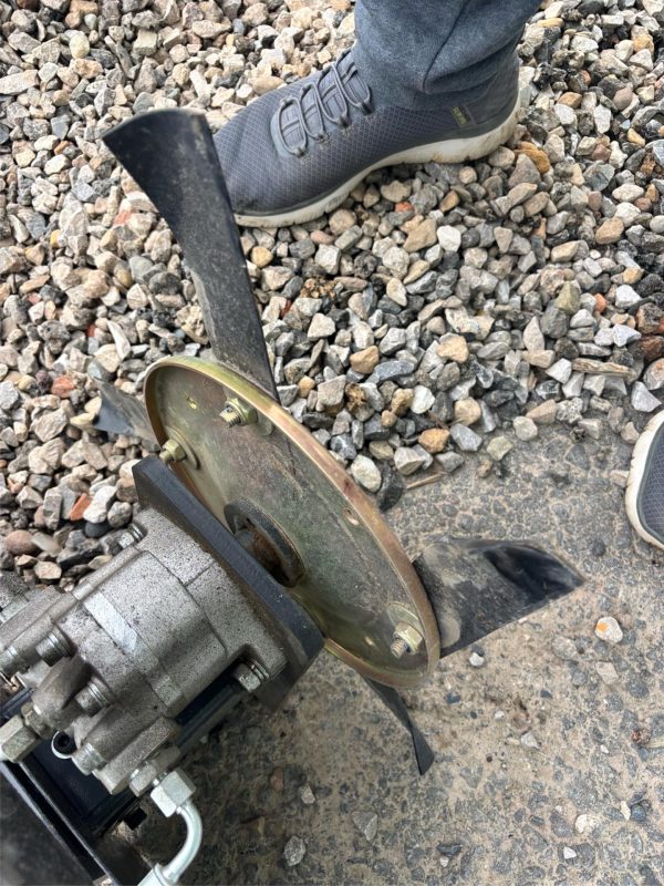CAPTOK HYDRULIC HEDGE CUTTER SHEARS TO SUIT 25MM PIN MINI EXCAVATOR - Image 6