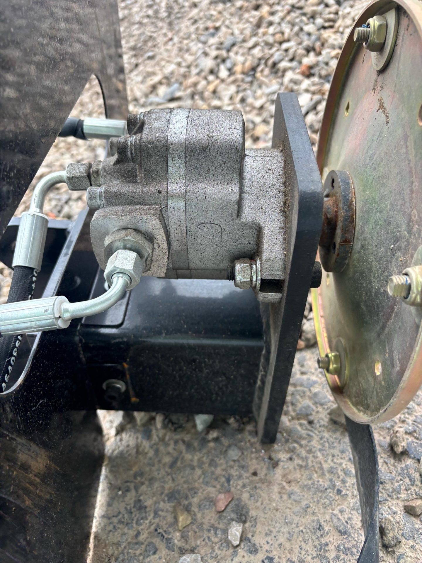 CAPTOK HYDRULIC HEDGE CUTTER SHEARS TO SUIT 25MM PIN MINI EXCAVATOR - Image 7