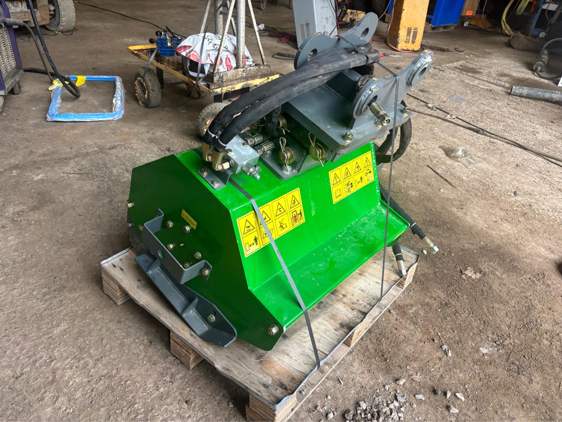SOLMEK BM600 HYDRAULIC SHREDDER FLAIL MOWER MULCHER 30MM PINS FOR MINI EXCAVATOR - Image 3