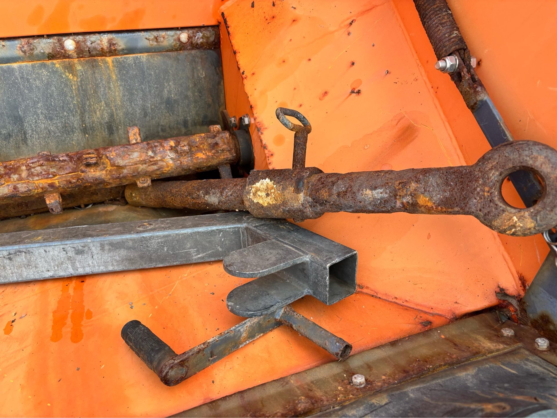 EPOKE BUNCE TMK10 SALT SPREADER TRAILER DROP GRITTER - Image 6