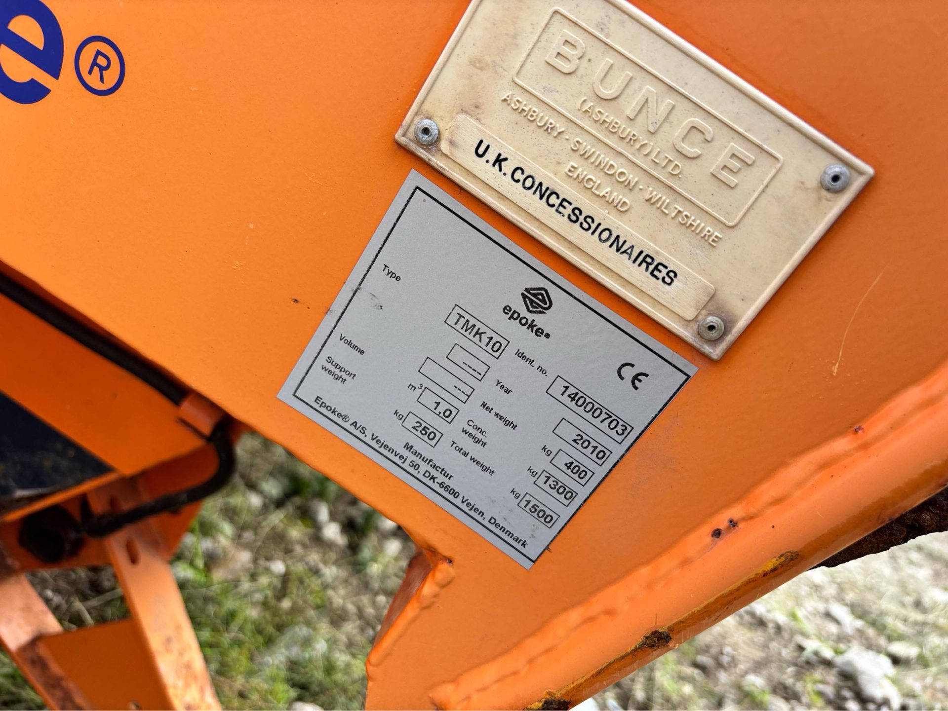 EPOKE BUNCE TMK10 SALT SPREADER TRAILER DROP GRITTER - Image 5