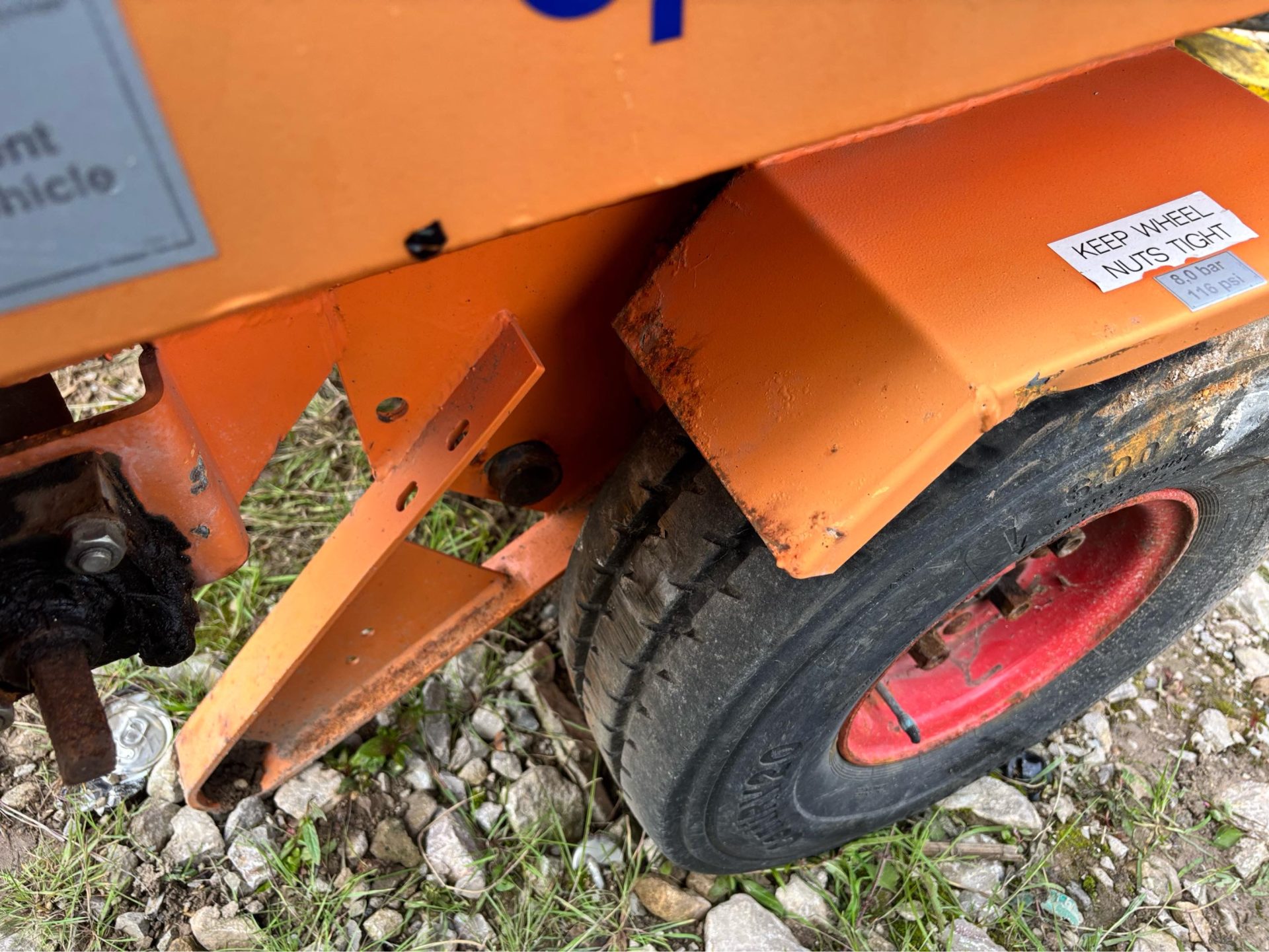EPOKE BUNCE TMK10 SALT SPREADER TRAILER DROP GRITTER - Image 4