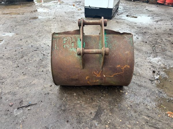 3 FOOT DIGGING BUCKET ON 45 MM PINS FOR EXCAVATOR - Image 6
