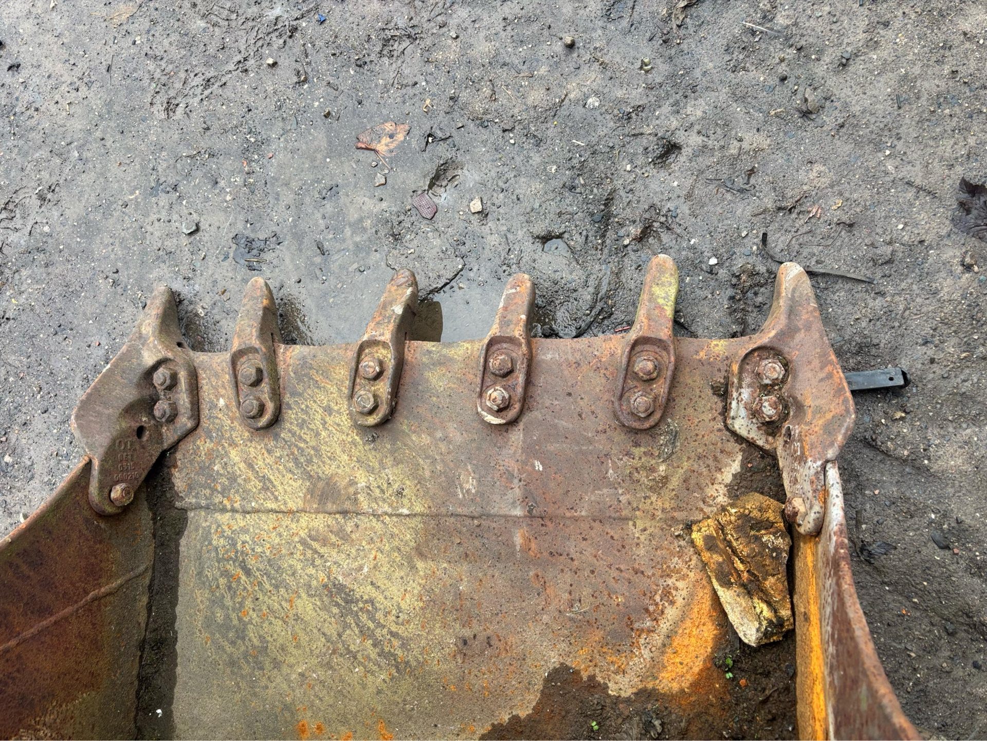 3 FOOT DIGGING BUCKET ON 45 MM PINS FOR EXCAVATOR - Image 4