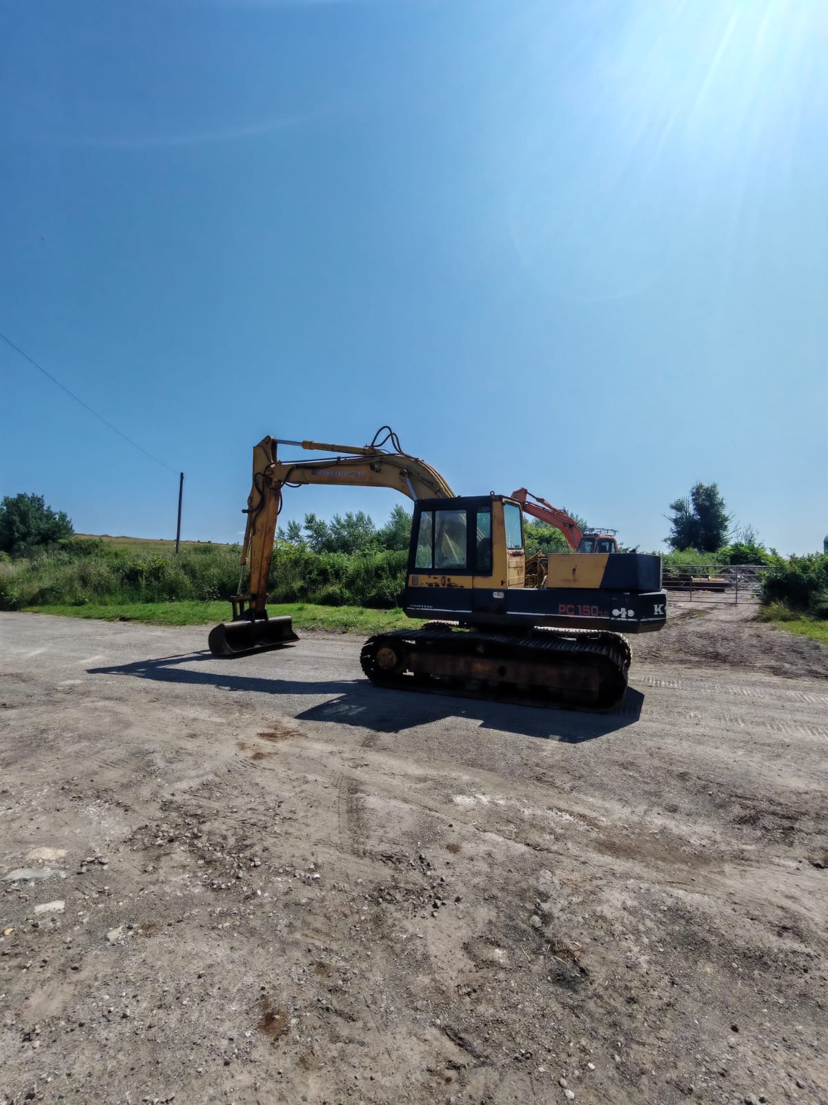 KOMATSU PC150 EXCAVATOR DIGGER C/W GRADING BUCKET GOOD UNDERCARRIAGE - Image 4