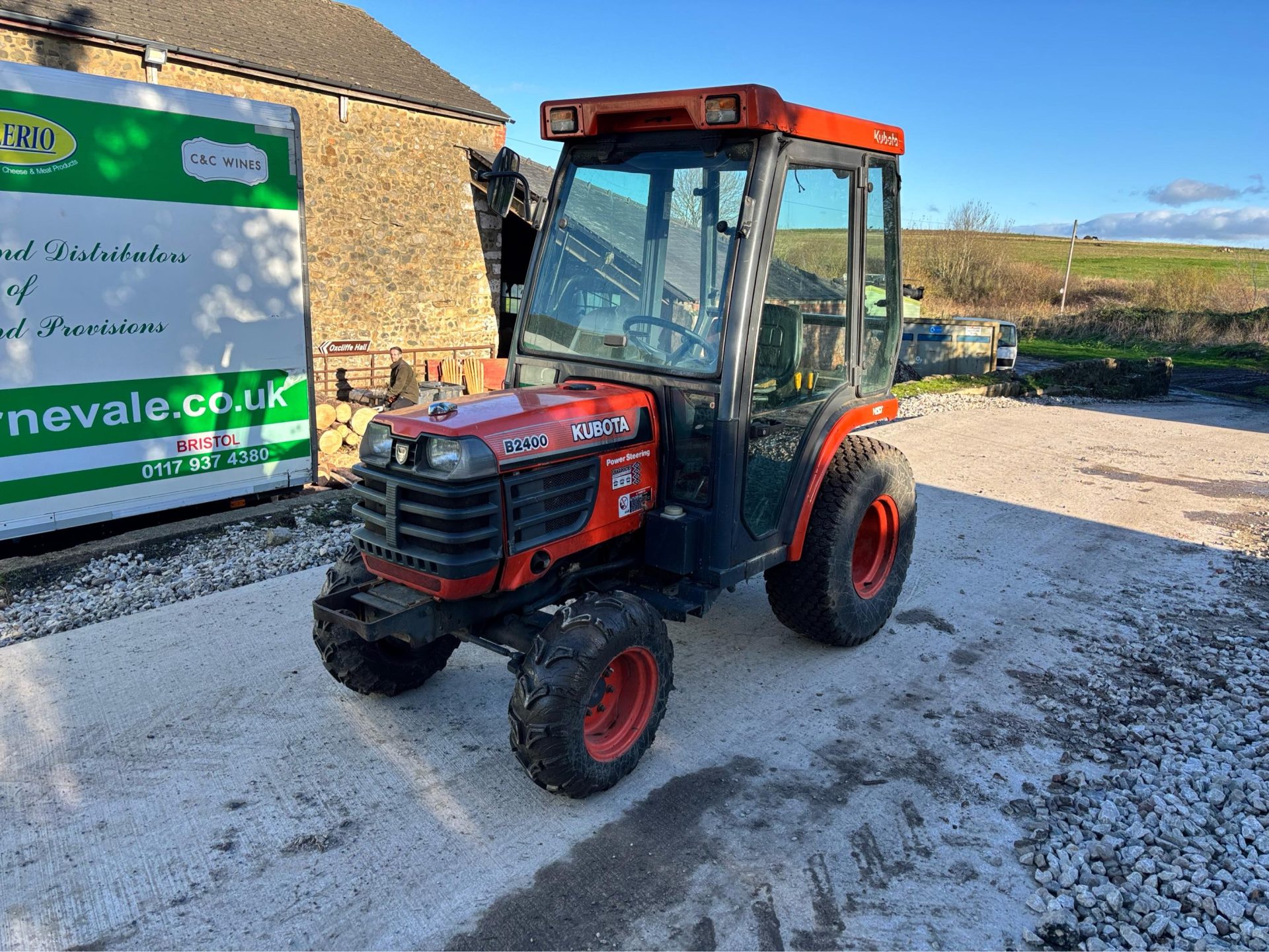 KUBOTA B2400 COMPACT TRACTOR 3 POINT LINKAGE PTO BI STEERING HYDROSTATIC DRIVE