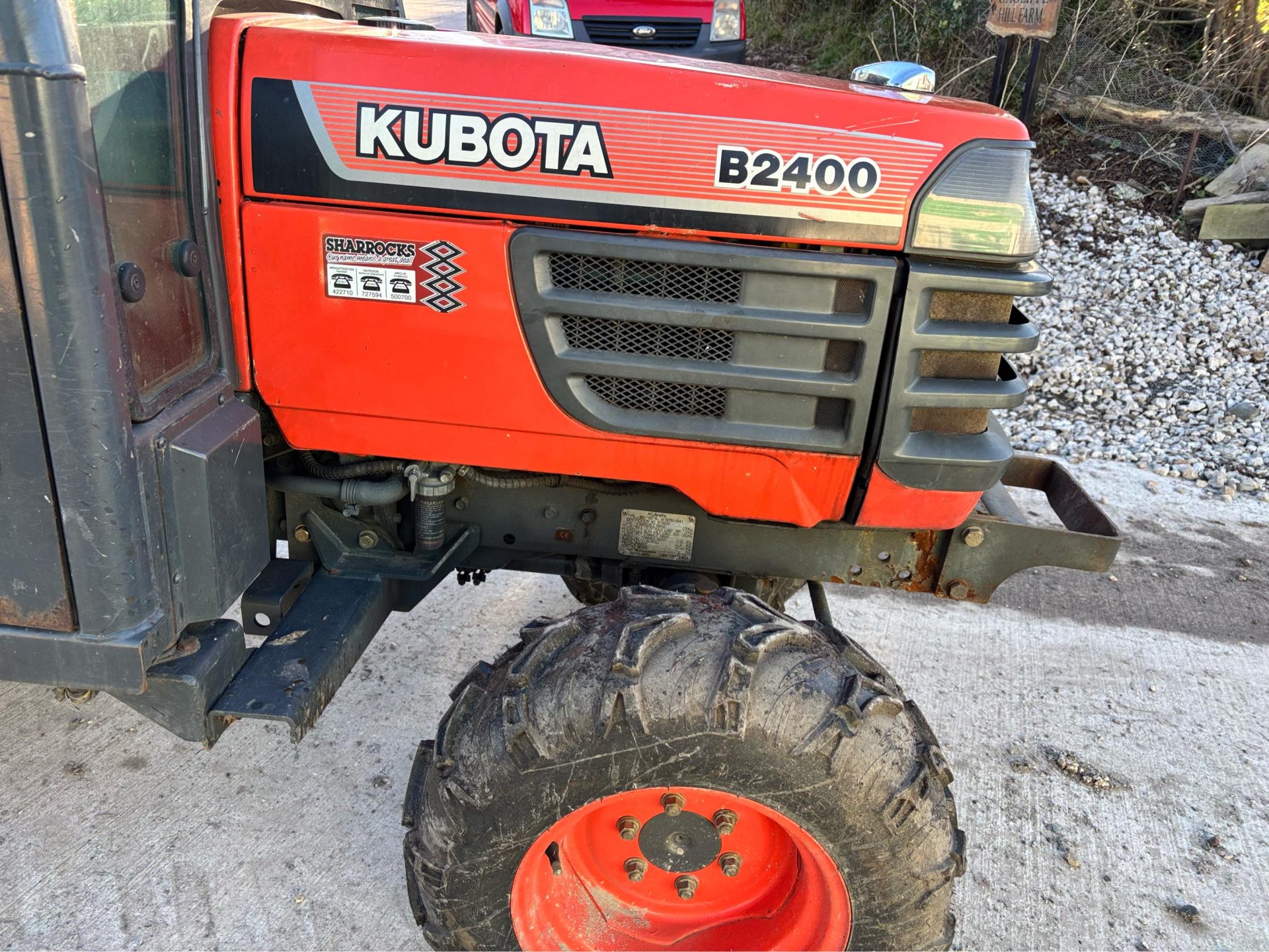 KUBOTA B2400 COMPACT TRACTOR 3 POINT LINKAGE PTO BI STEERING HYDROSTATIC DRIVE - Image 8