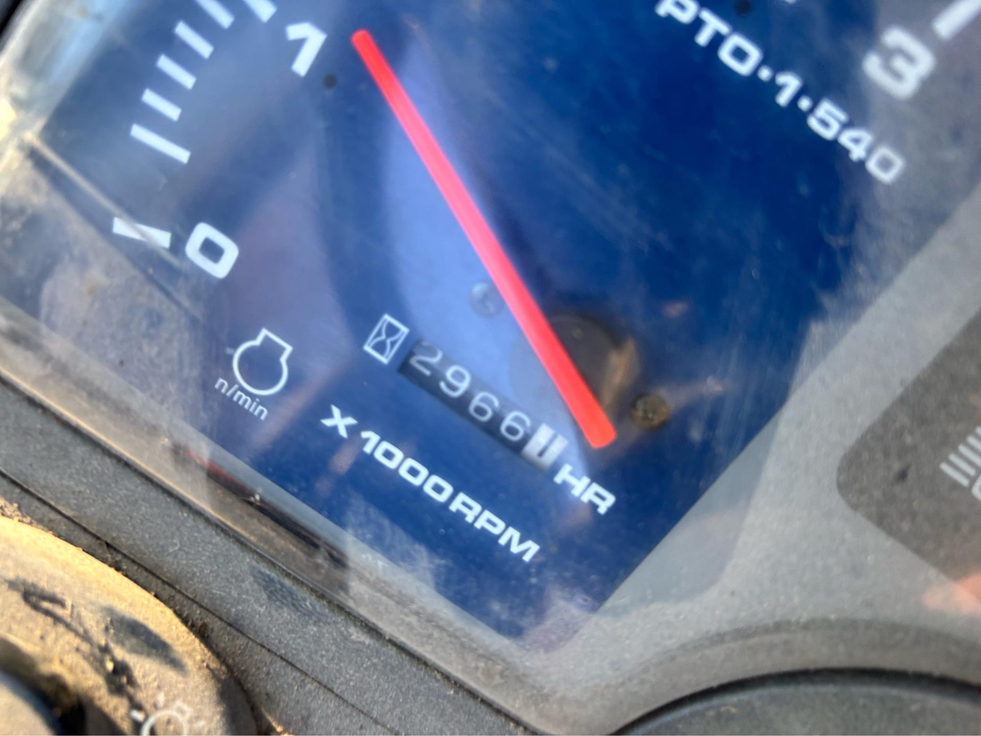 KUBOTA B2400 COMPACT TRACTOR 3 POINT LINKAGE PTO BI STEERING HYDROSTATIC DRIVE - Image 7