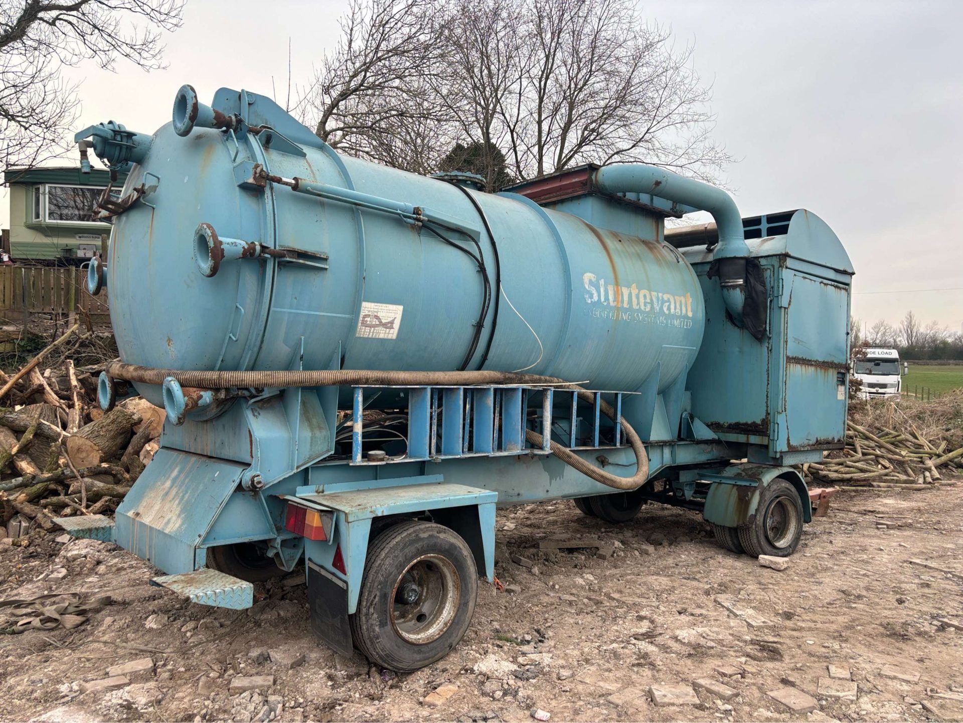 1993 WHALE VACUUM TANKER DRY WASTE SLURRY TANK - TIPPING BODY FILTER SYSTEM