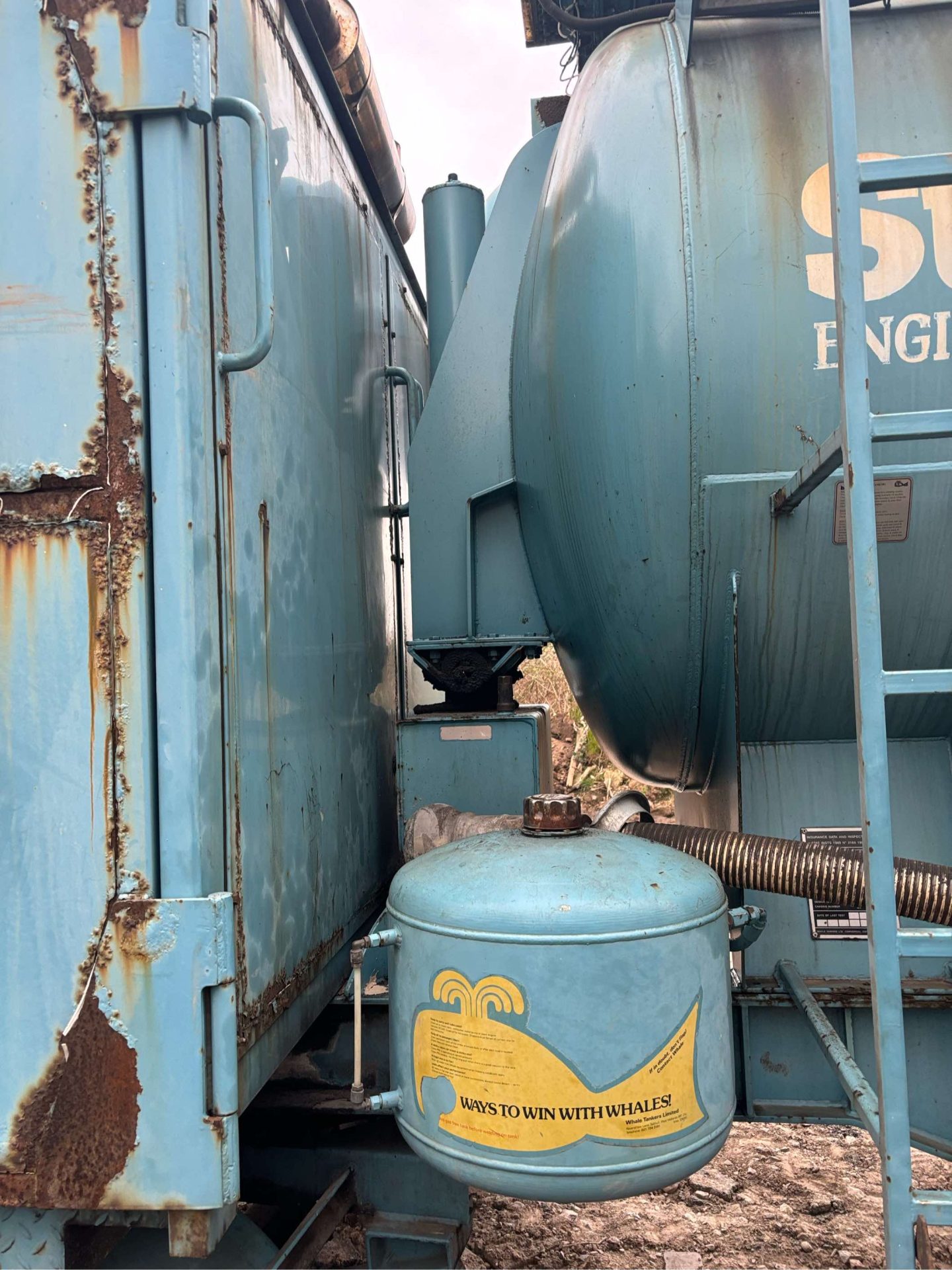 1993 WHALE VACUUM TANKER DRY WASTE SLURRY TANK - TIPPING BODY FILTER SYSTEM - Image 8