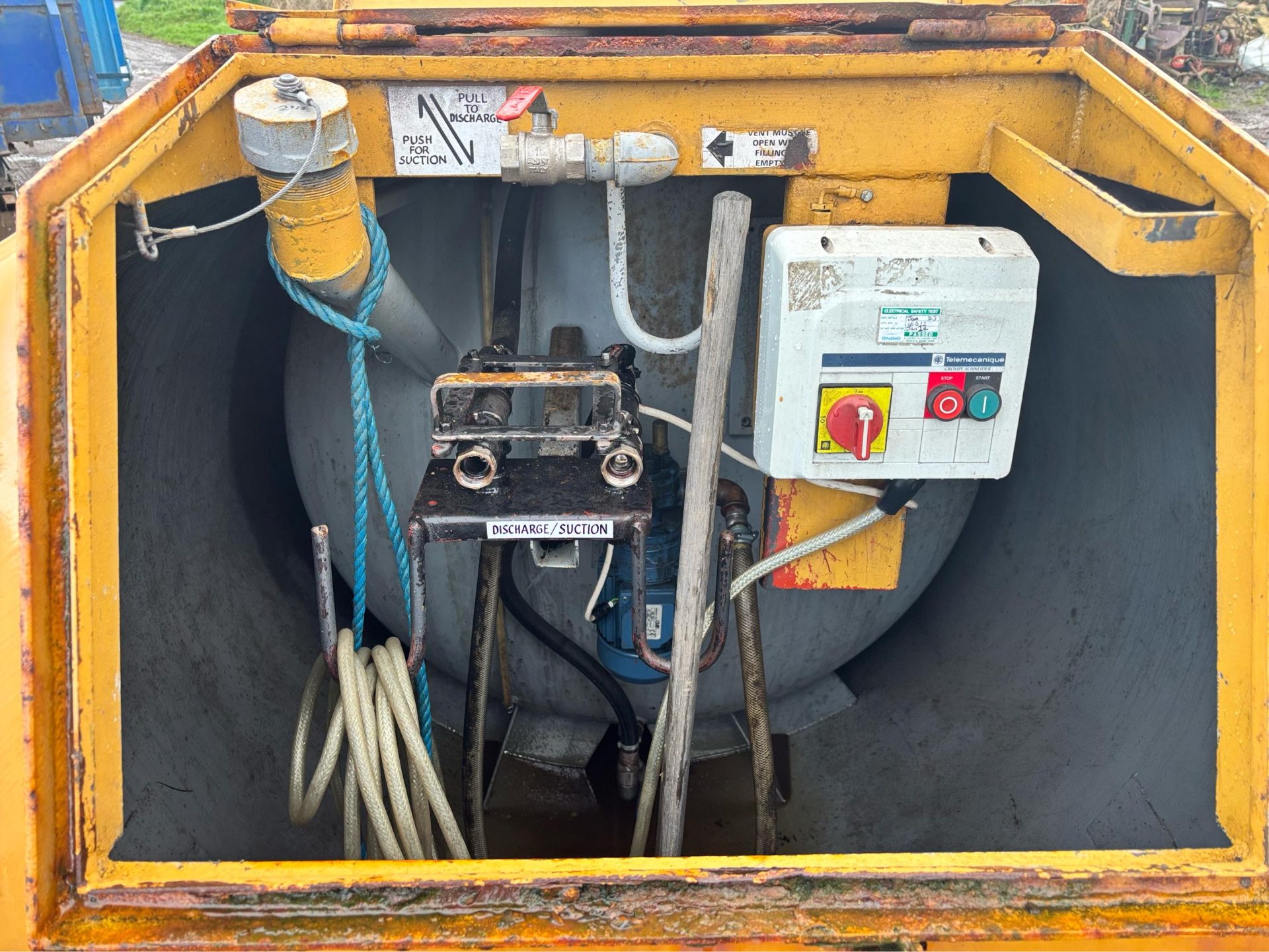 TRACTOR DIGGER TELEHANDLER BUNDED FUEL BOWSER TANKER DIESEL OIL BUND - Image 2