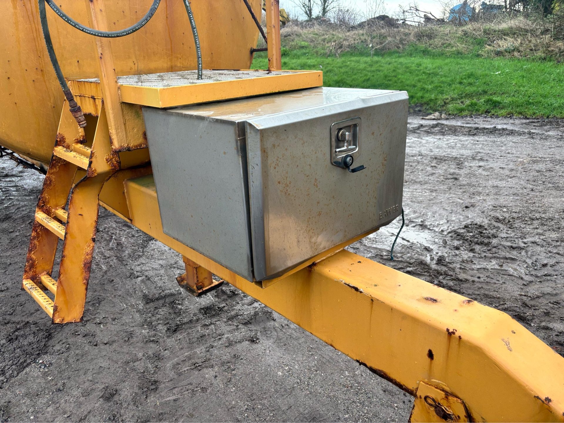 TRACTOR DIGGER TELEHANDLER BUNDED FUEL BOWSER TANKER DIESEL OIL BUND - Image 5