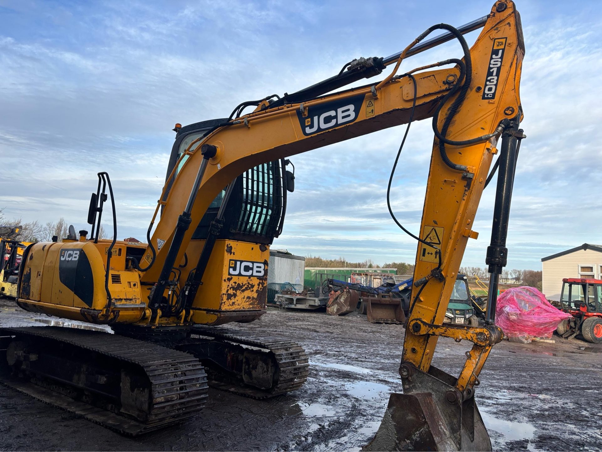 2012 JCB JS130 HIGH CAB EXCAVATOR DIGGER MATERIALS REHANDLER PIPED FOR GRAB - Image 8
