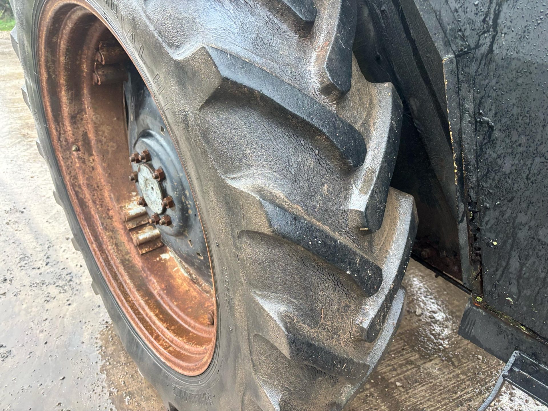 1988 CASE 885 TRACTOR 4 WHEEL DRIVE 6653 HOURS SHUTTLE GEARBOX QUICKE LOADER - Image 8